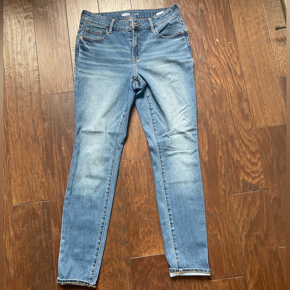 Women’s Old Navy size 6 skinny jeans